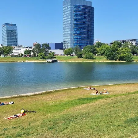 Arena - Vivo & W Free Parking Appartement *